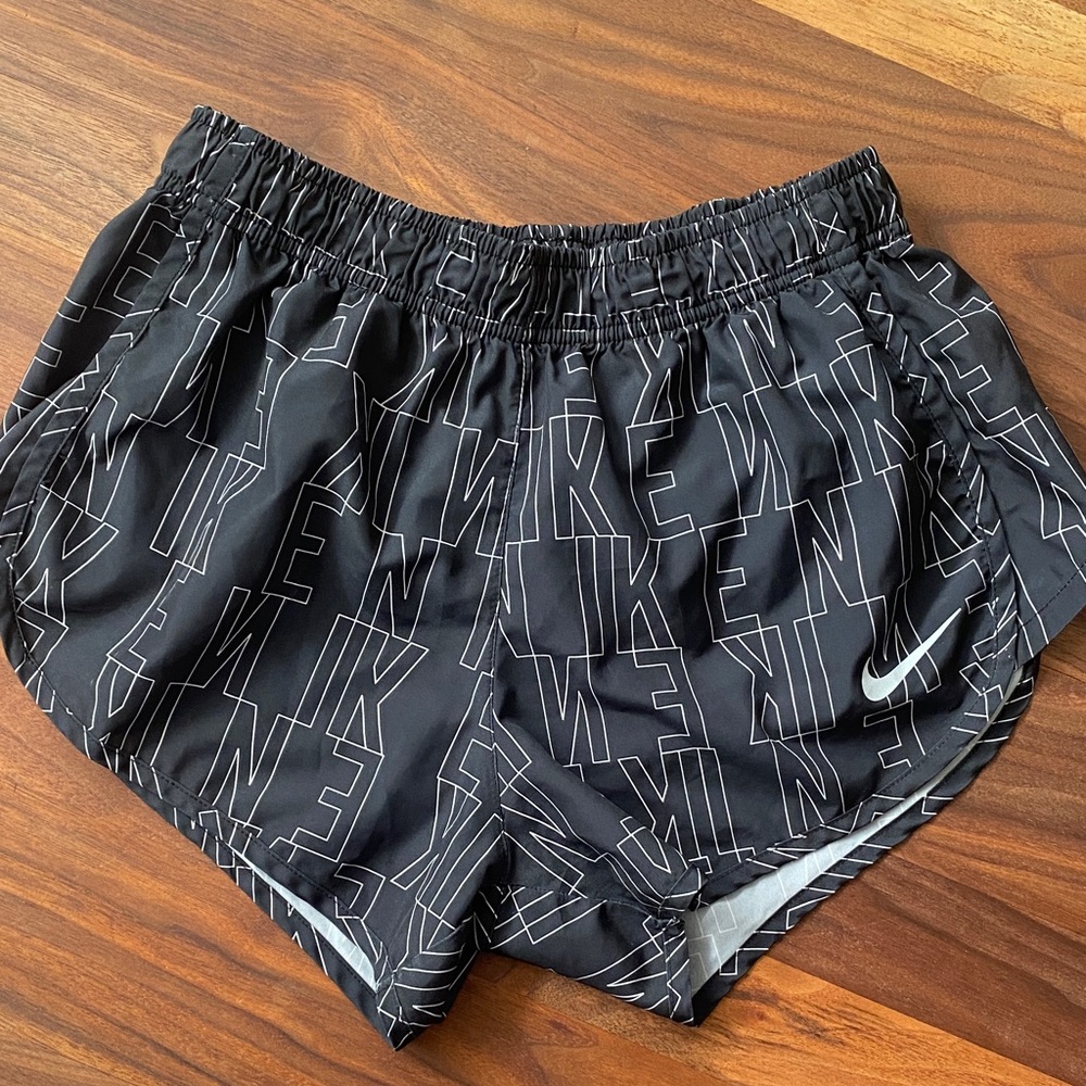 Nike Women's Run Division Tempo Black Reflective Shorts